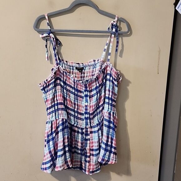 Beautiful Torrid top size 3 - Picture 1 of 3